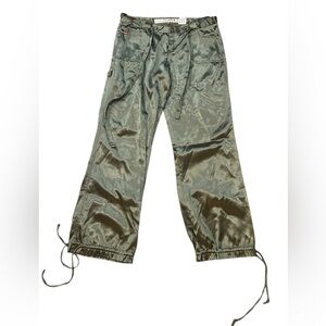 Mudd women’s Y2K Shiny Olive Cargo Pants Juniors Size 13